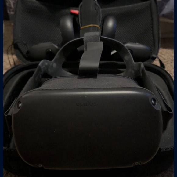 Oculus Quest - Picture 2 of 3